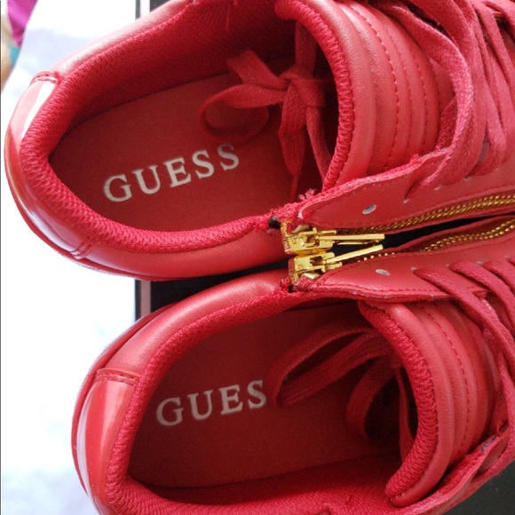 New GUESS Jamrock Medium Red Shoes SZ 9.5 - Picture 6 of 7